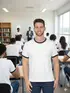 Camiseta lisa punho de outra cor