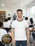 Camiseta lisa punho de outra cor