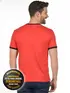 Camiseta lisa punho de outra cor