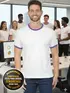 Camiseta lisa punho de outra cor