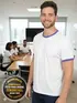 Camiseta lisa punho de outra cor
